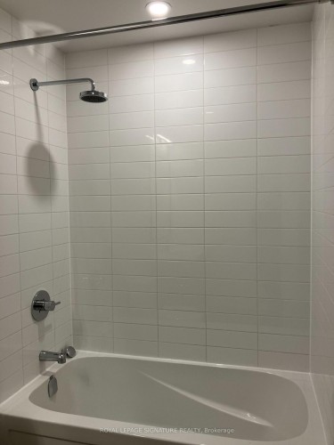 209-25 Nicholas Avenue, Toronto, ON - Indoor Photo Showing Bathroom