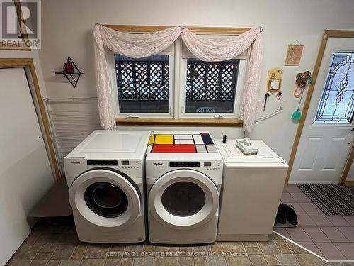 198 Gaebel Road, Bancroft (Bancroft Ward), ON - Indoor Photo Showing Laundry Room