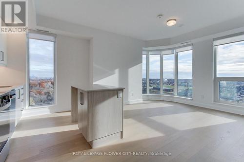 1808 - 3240 William Coltson Avenue E, Oakville, ON - Indoor Photo Showing Kitchen