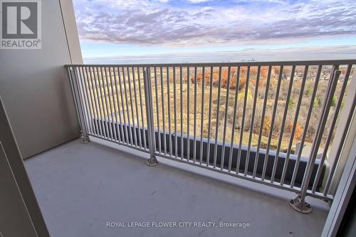 1808 - 3240 William Coltson Avenue E, Oakville, ON - Outdoor