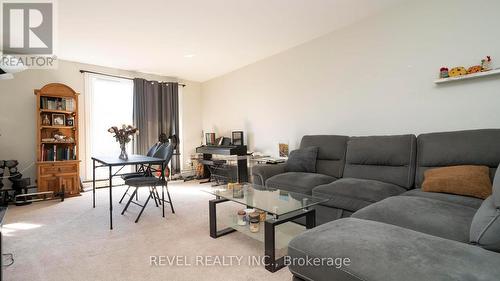 809 - 752 Kipps Lane, London East (East A), ON - Indoor Photo Showing Living Room