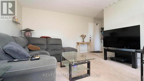 809 - 752 Kipps Lane, London East (East A), ON - Indoor Photo Showing Living Room