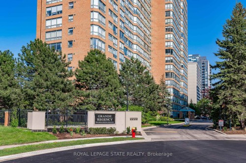 811-1276 Maple Crossing Boulevard, Burlington, ON - Outdoor With Facade