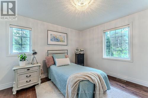 2 Mills Circle, Springwater, ON - Indoor Photo Showing Bedroom