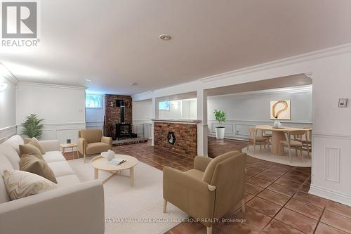 2 Mills Circle, Springwater, ON - Indoor Photo Showing Living Room