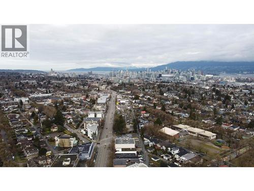 1129 Kingsway, Vancouver, BC 