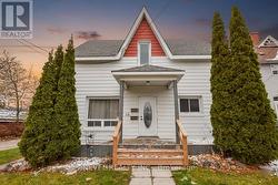 44 PARKSIDE DRIVE  Barrie, ON L4N 1W9