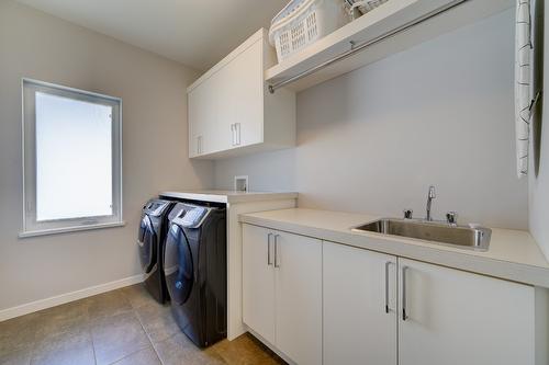 1312 Prairie Rose Drive, Kamloops, BC - Indoor Photo Showing Laundry Room