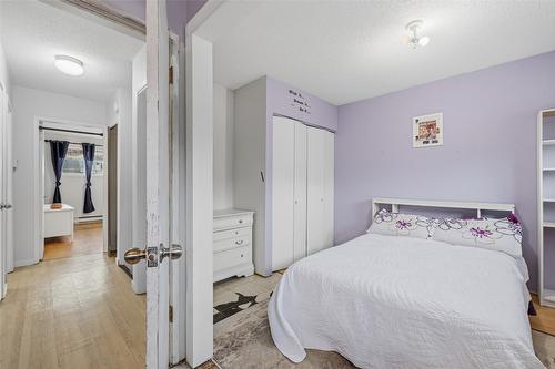 3909 25Th Street, Vernon, BC - Indoor Photo Showing Bedroom