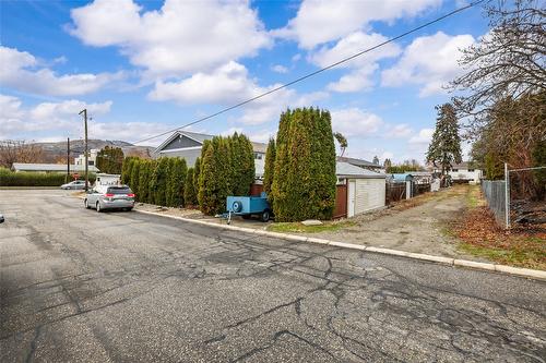 3909 25Th Street, Vernon, BC - Outdoor