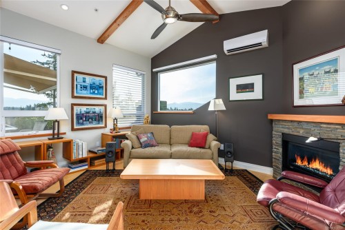 641-3666 Royal Vista Way, Courtenay, BC - Indoor Photo Showing Living Room With Fireplace