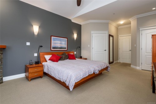 641-3666 Royal Vista Way, Courtenay, BC - Indoor Photo Showing Bedroom