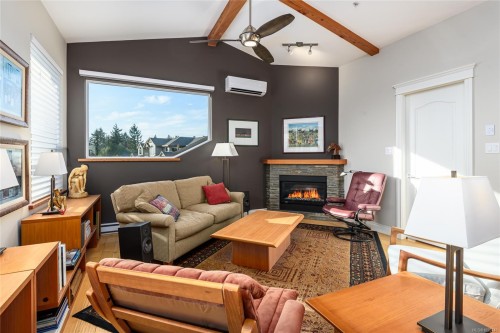 641-3666 Royal Vista Way, Courtenay, BC - Indoor Photo Showing Living Room With Fireplace