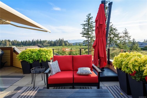 641-3666 Royal Vista Way, Courtenay, BC - Outdoor