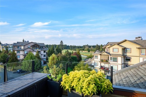 641-3666 Royal Vista Way, Courtenay, BC - Outdoor