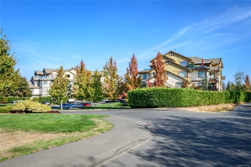 641-3666 Royal Vista Way, Courtenay, BC - Outdoor