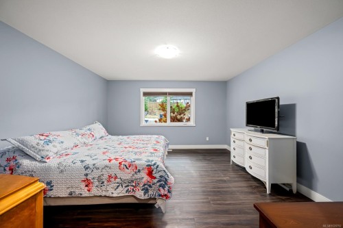B-2709 Bickle St, Courtenay, BC - Indoor Photo Showing Bedroom