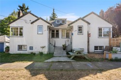 1109/1111 Collinson St  Victoria, BC V8V 3C2