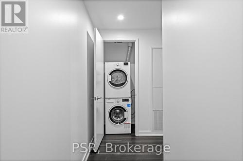 1710 - 25 Ordnance Street, Toronto, ON - Indoor Photo Showing Laundry Room