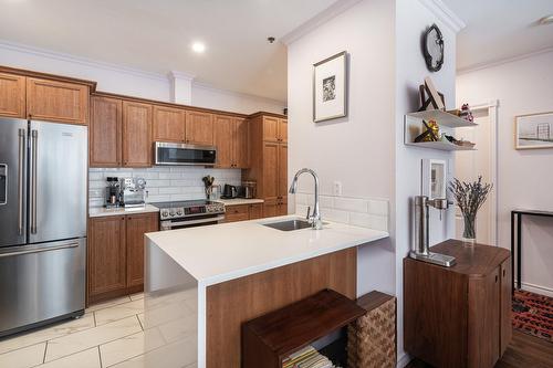 Kitchen - 201A-4821 Boul. St-Laurent, Montréal (Le Plateau-Mont-Royal), QC - Indoor Photo Showing Kitchen