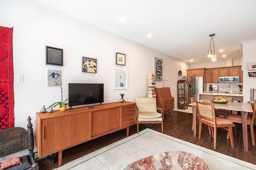 Living room - 201A-4821 Boul. St-Laurent, Montréal (Le Plateau-Mont-Royal), QC - Indoor