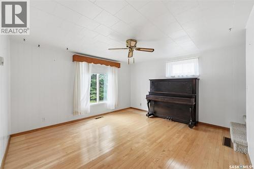 624 Saskatchewan Avenue, Imperial, SK - Indoor