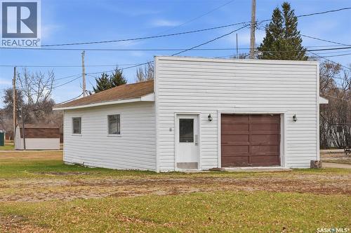 624 Saskatchewan Avenue, Imperial, SK - Outdoor With Exterior