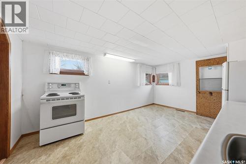 624 Saskatchewan Avenue, Imperial, SK - Indoor Photo Showing Kitchen