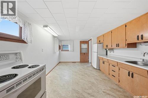 624 Saskatchewan Avenue, Imperial, SK - Indoor Photo Showing Kitchen