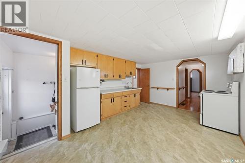 624 Saskatchewan Avenue, Imperial, SK - Indoor Photo Showing Kitchen