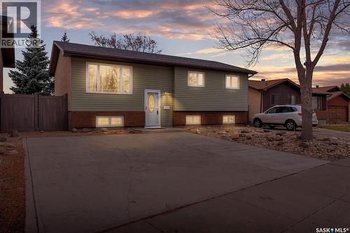 7219 Spooner Drive, Regina, SK - Outdoor