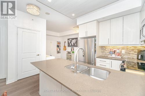 1206 - 55 Oneida Crescent, Richmond Hill, ON - Indoor Photo Showing Kitchen With Double Sink