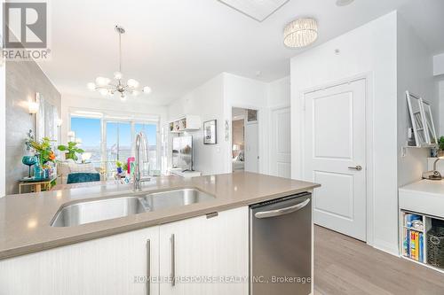 1206 - 55 Oneida Crescent, Richmond Hill, ON - Indoor Photo Showing Kitchen With Double Sink