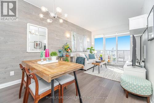 1206 - 55 Oneida Crescent, Richmond Hill, ON - Indoor