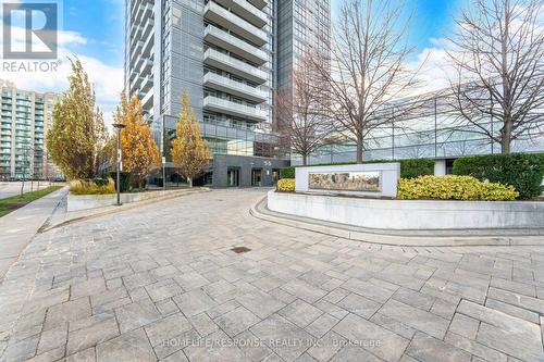 1206 - 55 Oneida Crescent, Richmond Hill, ON - Outdoor