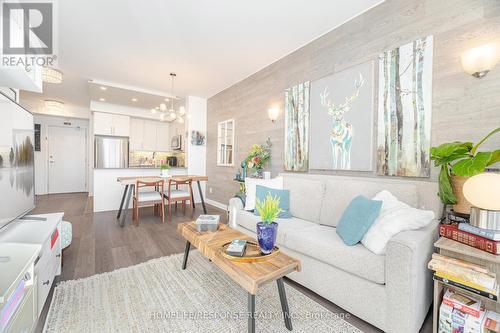 1206 - 55 Oneida Crescent, Richmond Hill, ON - Indoor Photo Showing Living Room