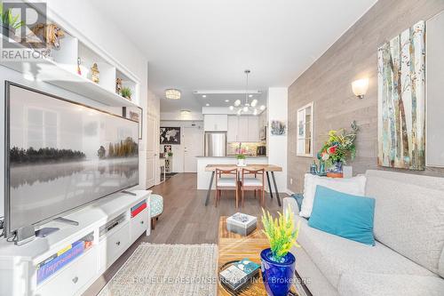 1206 - 55 Oneida Crescent, Richmond Hill, ON - Indoor