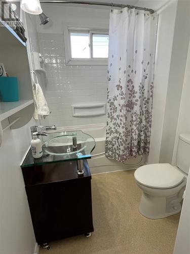 98 Commonwealth Avenue, Mount Pearl, NL - Indoor Photo Showing Bathroom