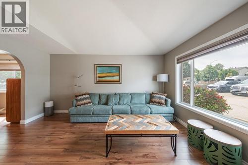 1801 53 Avenue Unit# 16, Vernon, BC - Indoor Photo Showing Living Room
