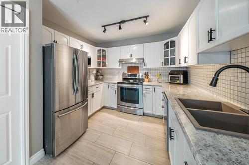 1801 53 Avenue Unit# 16, Vernon, BC - Indoor Photo Showing Kitchen With Double Sink