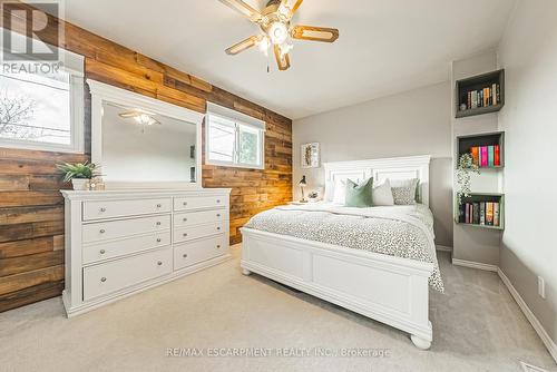 4117 Hixon Street, Lincoln, ON - Indoor Photo Showing Bedroom