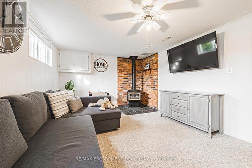 4117 Hixon Street, Lincoln, ON - Indoor Photo Showing Living Room With Fireplace