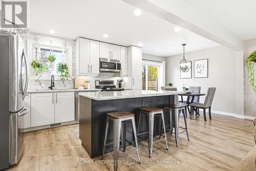 4117 Hixon Street, Lincoln, ON - Indoor Photo Showing Kitchen With Upgraded Kitchen