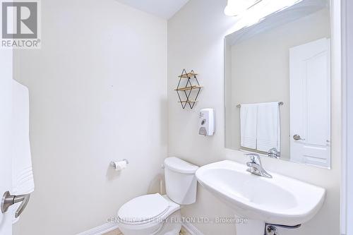 39 Vanhorne Close, Brampton, ON - Indoor Photo Showing Bathroom