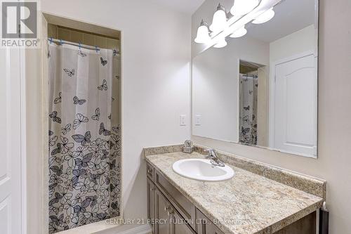 39 Vanhorne Close, Brampton, ON - Indoor Photo Showing Bathroom