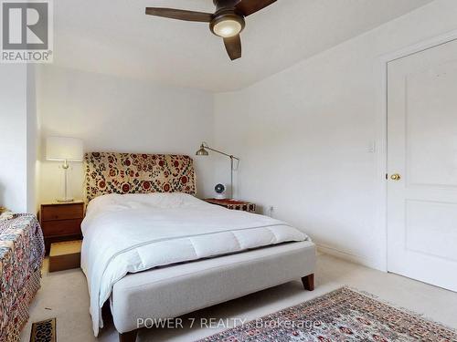 50 Ruby Crescent, Richmond Hill, ON - Indoor Photo Showing Bedroom