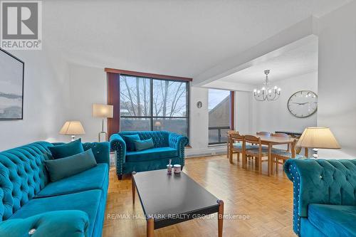 350 - 505 St Laurent Boulevard, Ottawa, ON - Indoor Photo Showing Living Room
