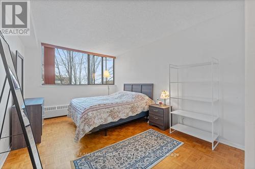 350 - 505 St Laurent Boulevard, Ottawa, ON - Indoor Photo Showing Bedroom