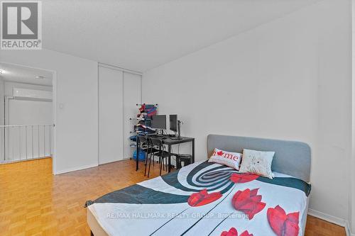 350 - 505 St Laurent Boulevard, Ottawa, ON - Indoor Photo Showing Bedroom