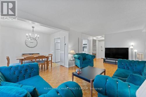 350 - 505 St Laurent Boulevard, Ottawa, ON - Indoor Photo Showing Living Room